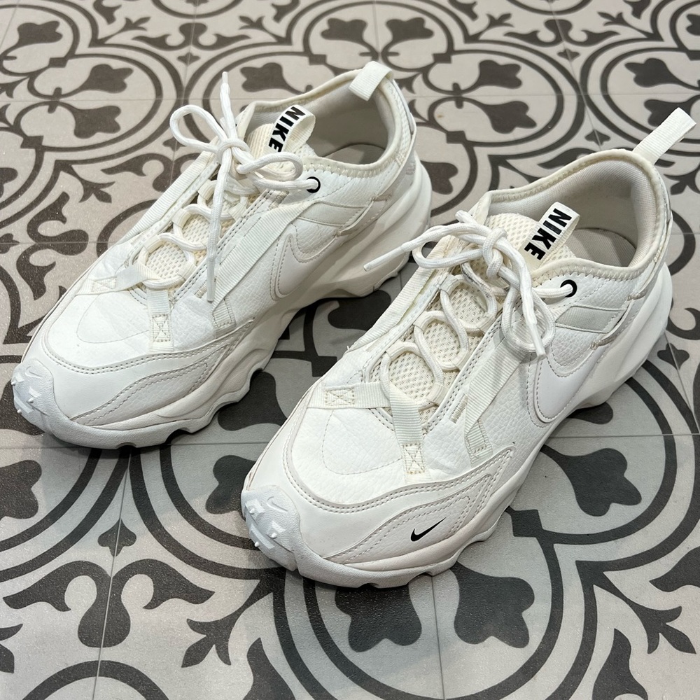 Nike TC7900